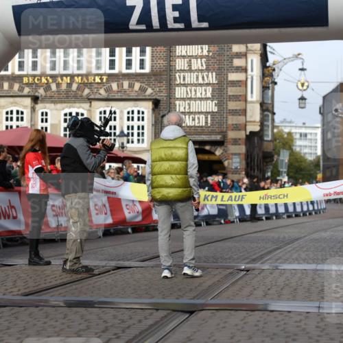 05.10.2025 - 20. swb-Marathon Bremen Yannick Fuchs http://msf.ph/oto/9230744 05.10.2025 10:26:09 Ziel  meine-sportfotos.de