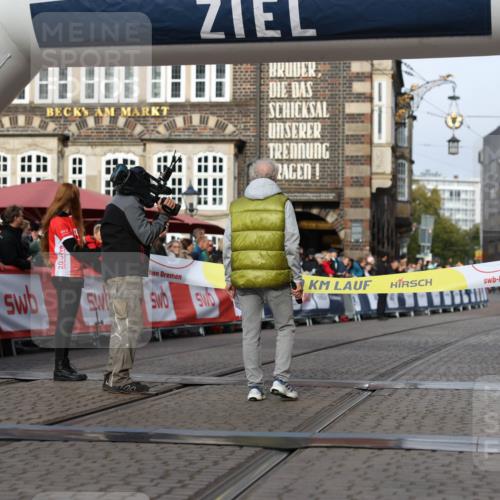 05.10.2025 - 20. swb-Marathon Bremen Yannick Fuchs http://msf.ph/oto/9230755 05.10.2025 10:26:09 Ziel  meine-sportfotos.de