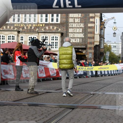 05.10.2025 - 20. swb-Marathon Bremen Yannick Fuchs http://msf.ph/oto/9230763 05.10.2025 10:26:09 Ziel  meine-sportfotos.de