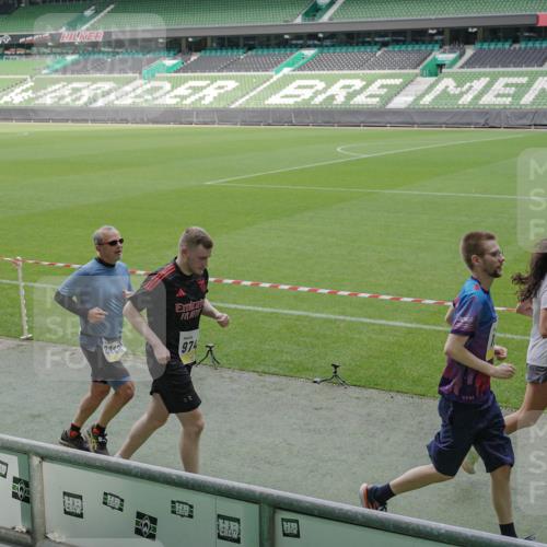 05.10.2025 - 20. swb-Marathon Bremen Michael Burmester http://msf.ph/oto/9230767 05.10.2025 10:29:46 Laufen im Stadion 7202, 8787, 8866, 9014, 9199, 9218, 9233, 9261, 9369, 9385, 9428, 9435, 9437, 9452, 9485, 9555, 9556, 9578, 9579, 9583, 9626, 9627, 9630, 9658, 9674, 9689, 9693, 9696, 9704, 9729, 9740, 9761, 9803, 9832, 9889, 9924, 9929, 9958, 9969, 9986, 10073, 10089, 10118, 10170, 10246, 10376, 10400, 10432, 10534, 10601, 10673, 10685, 10715, 10723, 10726, 10733, 10781, 10868, 10877, 10923, 10929, 10932, 10951, 10968, 11005, 11022, 11091, 11119, 11177, 11187, 11208, 11288, 11298 meine-sportfotos.de