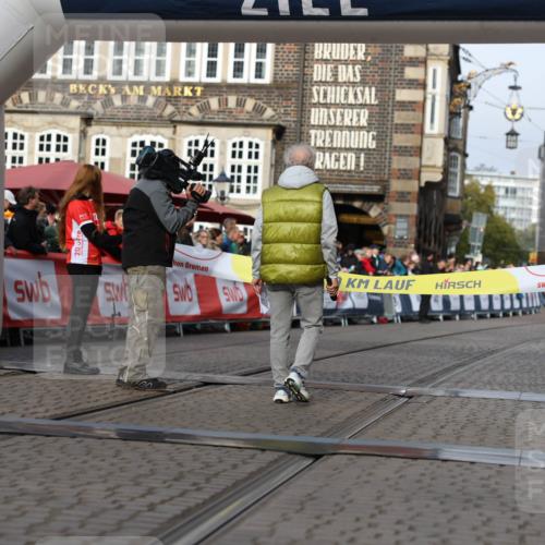 05.10.2025 - 20. swb-Marathon Bremen Yannick Fuchs http://msf.ph/oto/9230772 05.10.2025 10:26:09 Ziel  meine-sportfotos.de
