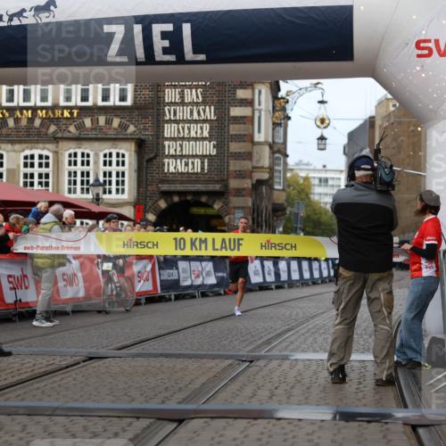 05.10.2025 - 20. swb-Marathon Bremen Yannick Fuchs http://msf.ph/oto/9230837 05.10.2025 10:27:10 Ziel 35 meine-sportfotos.de