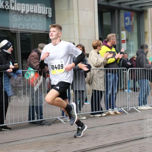 05.10.2025 - 20. swb-Marathon Bremen Strokosch-Dieckow http://msf.ph/oto/9230838 05.10.2025 10:38:39 Ziel 9341, 9403, 10352, 10517, 10847, 10967, 11594, 9341, 9403, 10352, 10517, 10847, 10967, 11594 meine-sportfotos.de