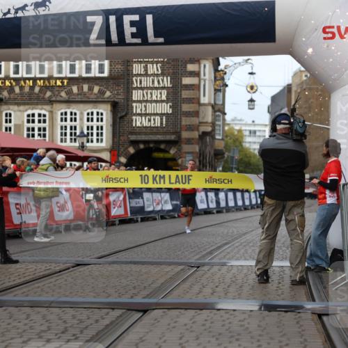 05.10.2025 - 20. swb-Marathon Bremen Yannick Fuchs http://msf.ph/oto/9230844 05.10.2025 10:27:10 Ziel 35 meine-sportfotos.de