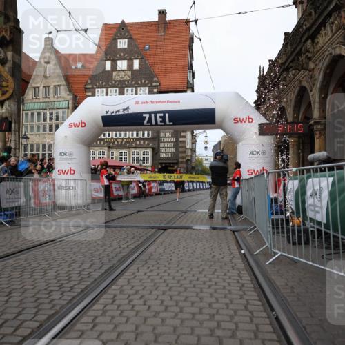 05.10.2025 - 20. swb-Marathon Bremen Yannick Fuchs http://msf.ph/oto/9230880 05.10.2025 10:27:10 Ziel 35 meine-sportfotos.de