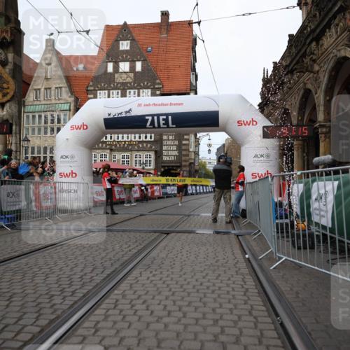 05.10.2025 - 20. swb-Marathon Bremen Yannick Fuchs http://msf.ph/oto/9230892 05.10.2025 10:27:10 Ziel 35 meine-sportfotos.de