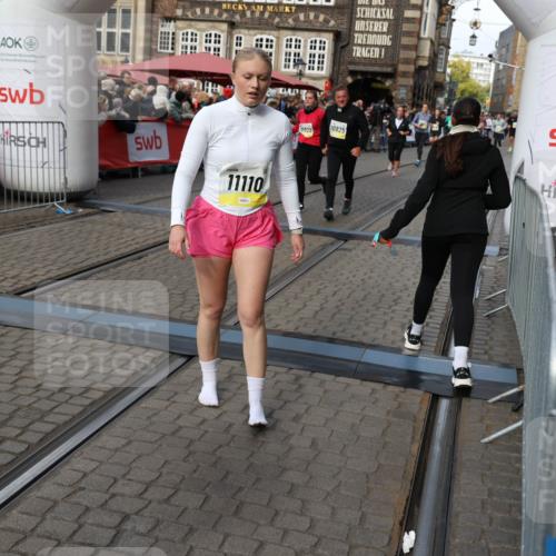 05.10.2025 - 20. swb-Marathon Bremen Yannick Fuchs http://msf.ph/oto/9230940 05.10.2025 11:02:45 Ziel 9468, 9647, 9841, 10033, 10510, 10595, 10598, 10825, 10826, 11110, 11160, 11711 meine-sportfotos.de