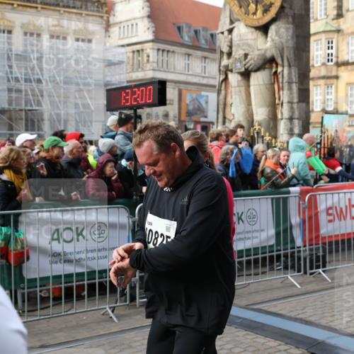 05.10.2025 - 20. swb-Marathon Bremen Yannick Fuchs http://msf.ph/oto/9230967 05.10.2025 11:02:49 Ziel 9360, 9516, 9841, 10510, 10530, 10825, 10826, 11024 meine-sportfotos.de