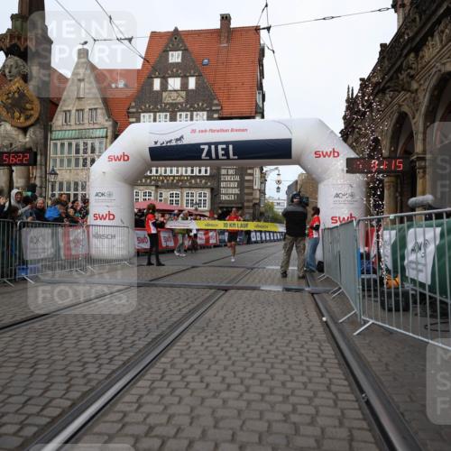 05.10.2025 - 20. swb-Marathon Bremen Yannick Fuchs http://msf.ph/oto/9230983 05.10.2025 10:27:11 Ziel 35 meine-sportfotos.de
