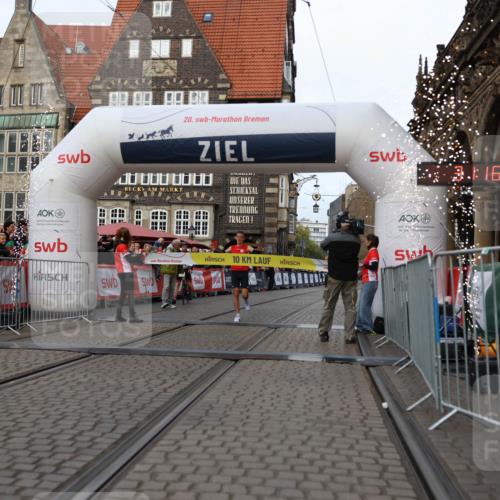 05.10.2025 - 20. swb-Marathon Bremen Yannick Fuchs http://msf.ph/oto/9230990 05.10.2025 10:27:11 Ziel 35 meine-sportfotos.de