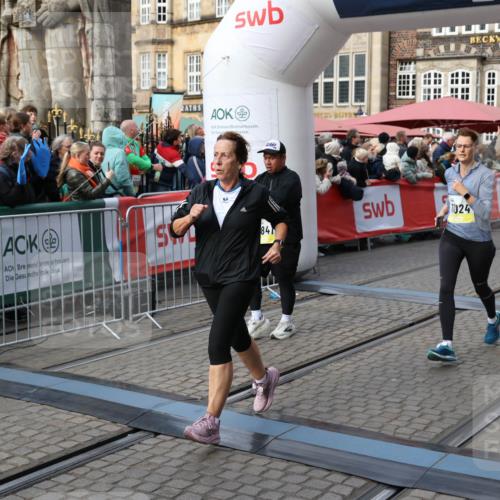 05.10.2025 - 20. swb-Marathon Bremen Yannick Fuchs http://msf.ph/oto/9231003 05.10.2025 11:02:50 Ziel 9331, 9360, 9516, 9841, 10510, 10530, 10803, 10804, 10825, 10826, 11024 meine-sportfotos.de