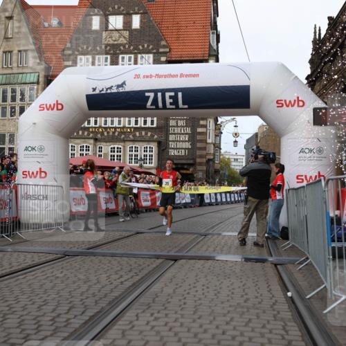 05.10.2025 - 20. swb-Marathon Bremen Yannick Fuchs http://msf.ph/oto/9231031 05.10.2025 10:27:12 Ziel 35 meine-sportfotos.de