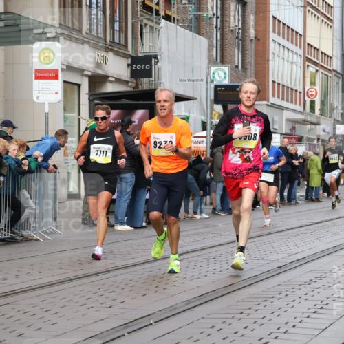 05.10.2025 - 20. swb-Marathon Bremen Strokosch-Dieckow http://msf.ph/oto/9231123 05.10.2025 10:39:06 Ziel 7111, 9239, 9289, 9671, 9863, 10525, 10908, 11067, 11343, 11418, 11474, 7111, 9239, 9289, 9671, 9863, 10525, 10908, 11067, 11343, 11418, 11474 meine-sportfotos.de