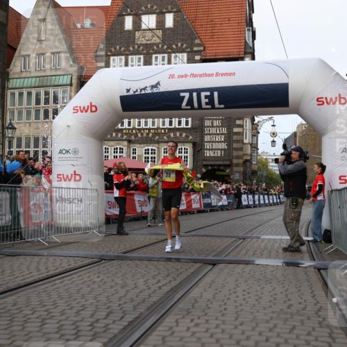 05.10.2025 - 20. swb-Marathon Bremen Yannick Fuchs http://msf.ph/oto/9231157 05.10.2025 10:27:13 Ziel 35 meine-sportfotos.de