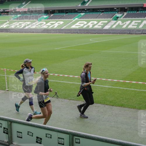 05.10.2025 - 20. swb-Marathon Bremen Michael Burmester http://msf.ph/oto/9231181 05.10.2025 10:30:05 Laufen im Stadion 7202, 8787, 8866, 9014, 9199, 9209, 9233, 9240, 9255, 9259, 9261, 9369, 9385, 9435, 9437, 9452, 9485, 9578, 9579, 9583, 9630, 9658, 9663, 9674, 9689, 9704, 9740, 9761, 9803, 9832, 9889, 9906, 9924, 9958, 9975, 10022, 10073, 10118, 10159, 10170, 10221, 10246, 10376, 10392, 10400, 10432, 10443, 10507, 10534, 10548, 10673, 10685, 10726, 10781, 10868, 10873, 10877, 10923, 10932, 10951, 10968, 11022, 11091, 11177, 11208, 11288, 11298, 11319, 9556 meine-sportfotos.de