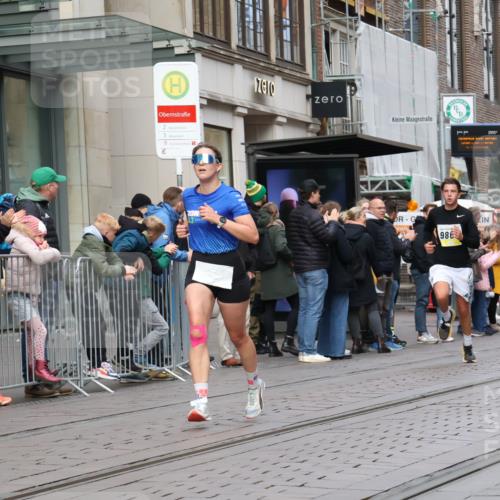 05.10.2025 - 20. swb-Marathon Bremen Strokosch-Dieckow http://msf.ph/oto/9231192 05.10.2025 10:39:09 Ziel 7111, 9239, 9289, 9671, 9863, 10525, 10908, 11067, 11343, 11418, 11474, 7111, 9239, 9289, 9671, 9863, 10525, 10908, 11067, 11343, 11418, 11474 meine-sportfotos.de