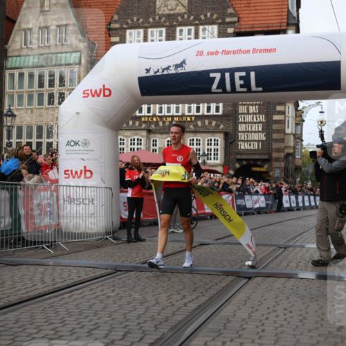 05.10.2025 - 20. swb-Marathon Bremen Yannick Fuchs http://msf.ph/oto/9231211 05.10.2025 10:27:14 Ziel 35 meine-sportfotos.de