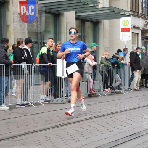 05.10.2025 - 20. swb-Marathon Bremen Strokosch-Dieckow http://msf.ph/oto/9231224 05.10.2025 10:39:10 Ziel 7111, 9239, 9289, 9671, 9863, 10525, 10908, 11067, 11343, 11418, 11474, 7111, 9239, 9289, 9671, 9863, 10525, 10908, 11067, 11343, 11418, 11474 meine-sportfotos.de