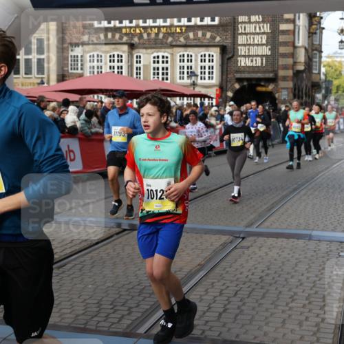 05.10.2025 - 20. swb-Marathon Bremen Yannick Fuchs http://msf.ph/oto/9231276 05.10.2025 11:02:56 Ziel 9331, 9360, 9516, 10129, 10207, 10530, 10734, 10803, 10804, 10940, 11024, 11087, 11193, 11576 meine-sportfotos.de