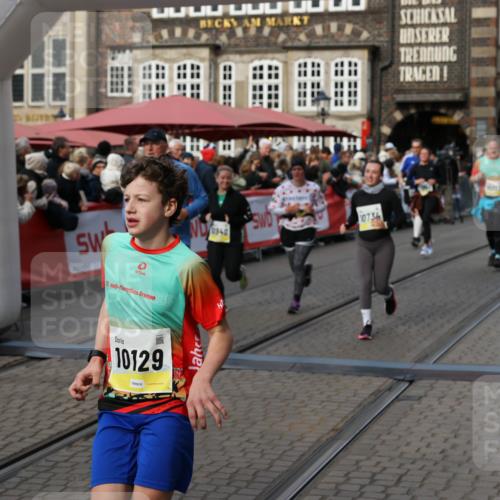05.10.2025 - 20. swb-Marathon Bremen Yannick Fuchs http://msf.ph/oto/9231301 05.10.2025 11:02:56 Ziel 9331, 9360, 9516, 10129, 10207, 10530, 10734, 10803, 10804, 10940, 11024, 11087, 11193, 11576 meine-sportfotos.de