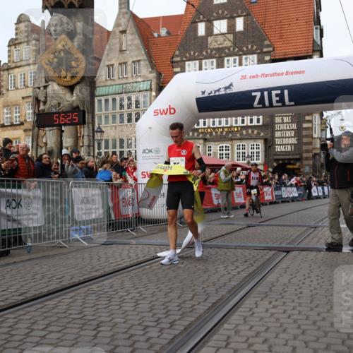05.10.2025 - 20. swb-Marathon Bremen Yannick Fuchs http://msf.ph/oto/9231329 05.10.2025 10:27:15 Ziel 35 meine-sportfotos.de