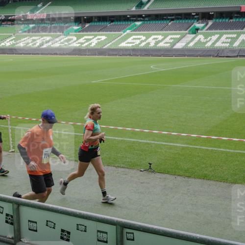 05.10.2025 - 20. swb-Marathon Bremen Michael Burmester http://msf.ph/oto/9231390 05.10.2025 10:30:11 Laufen im Stadion 7202, 7733, 8866, 9014, 9199, 9209, 9233, 9240, 9255, 9259, 9261, 9299, 9317, 9369, 9385, 9435, 9437, 9452, 9485, 9578, 9579, 9583, 9630, 9658, 9663, 9689, 9704, 9740, 9761, 9803, 9832, 9889, 9906, 9966, 9975, 10022, 10043, 10118, 10159, 10170, 10221, 10224, 10227, 10241, 10246, 10346, 10376, 10392, 10432, 10443, 10507, 10534, 10548, 10581, 10584, 10673, 10726, 10781, 10868, 10873, 10877, 10923, 10932, 10968, 11022, 11091, 11177, 11208, 11298, 11319, 8787 meine-sportfotos.de