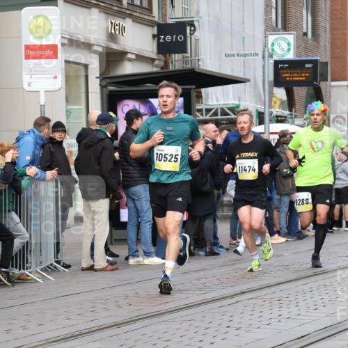 05.10.2025 - 20. swb-Marathon Bremen Strokosch-Dieckow http://msf.ph/oto/9231401 05.10.2025 10:39:21 Ziel 9213, 9289, 9671, 9922, 10052, 10171, 10175, 10176, 10525, 10753, 11335, 11349, 11418, 11474, 9213, 9289, 9671, 9922, 10052, 10171, 10175, 10176, 10525, 10753, 11335, 11349, 11418, 11474 meine-sportfotos.de