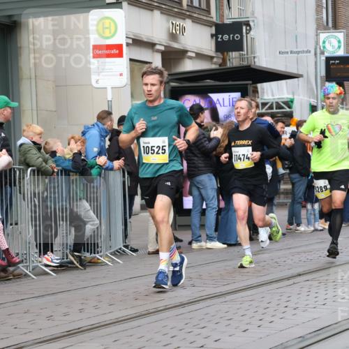 05.10.2025 - 20. swb-Marathon Bremen Strokosch-Dieckow http://msf.ph/oto/9231422 05.10.2025 10:39:22 Ziel 9213, 9289, 9671, 9922, 10052, 10171, 10175, 10176, 10525, 10753, 11335, 11349, 11418, 11474, 9213, 9289, 9671, 9922, 10052, 10171, 10175, 10176, 10525, 10753, 11335, 11349, 11418, 11474 meine-sportfotos.de