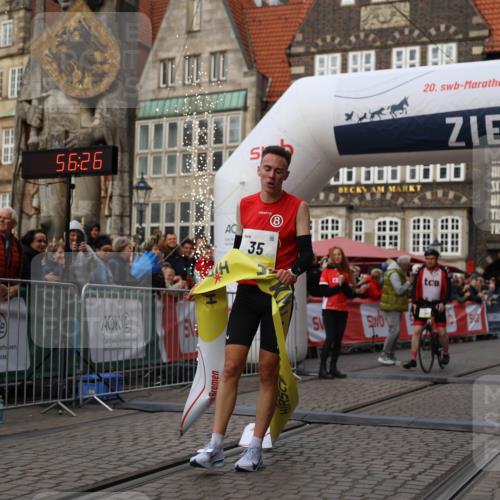 05.10.2025 - 20. swb-Marathon Bremen Yannick Fuchs http://msf.ph/oto/9231428 05.10.2025 10:27:16 Ziel 35 meine-sportfotos.de
