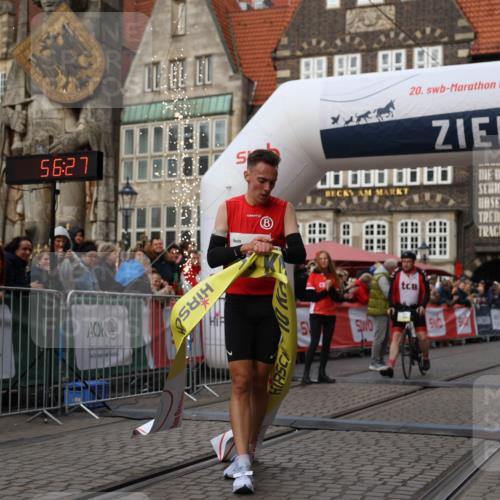 05.10.2025 - 20. swb-Marathon Bremen Yannick Fuchs http://msf.ph/oto/9231437 05.10.2025 10:27:16 Ziel 35 meine-sportfotos.de