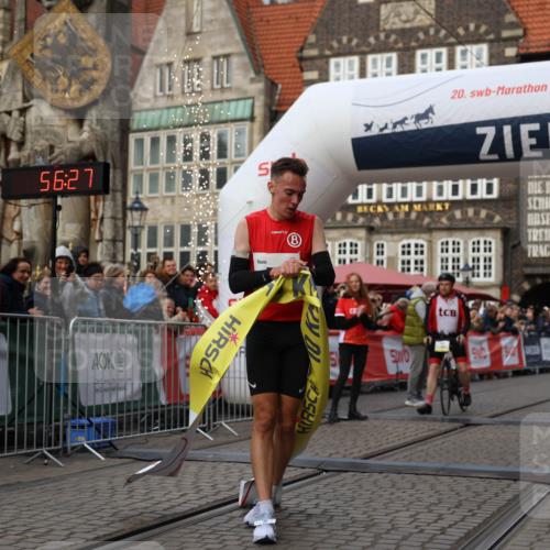 05.10.2025 - 20. swb-Marathon Bremen Yannick Fuchs http://msf.ph/oto/9231445 05.10.2025 10:27:16 Ziel 35 meine-sportfotos.de