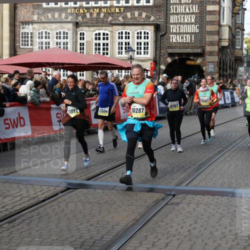 05.10.2025 - 20. swb-Marathon Bremen Yannick Fuchs http://msf.ph/oto/9231450 05.10.2025 11:02:59 Ziel 9331, 9360, 9516, 9644, 9846, 10129, 10167, 10207, 10656, 10734, 10803, 10804, 10940, 11087, 11193, 11312, 11504, 11576, 11667, 11668 meine-sportfotos.de