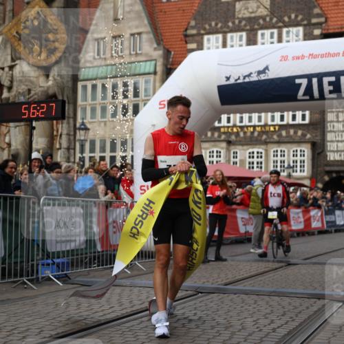 05.10.2025 - 20. swb-Marathon Bremen Yannick Fuchs http://msf.ph/oto/9231451 05.10.2025 10:27:16 Ziel 35 meine-sportfotos.de