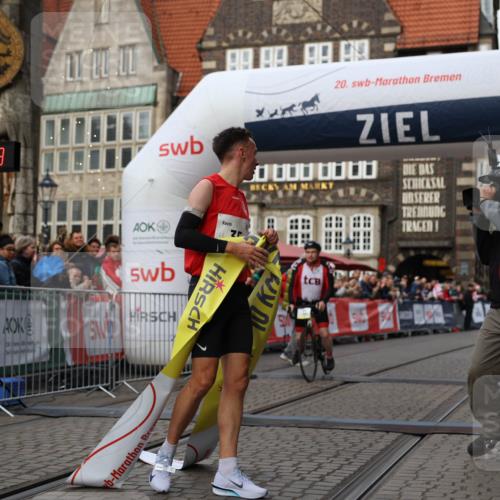 05.10.2025 - 20. swb-Marathon Bremen Yannick Fuchs http://msf.ph/oto/9231500 05.10.2025 10:27:17 Ziel 35 meine-sportfotos.de