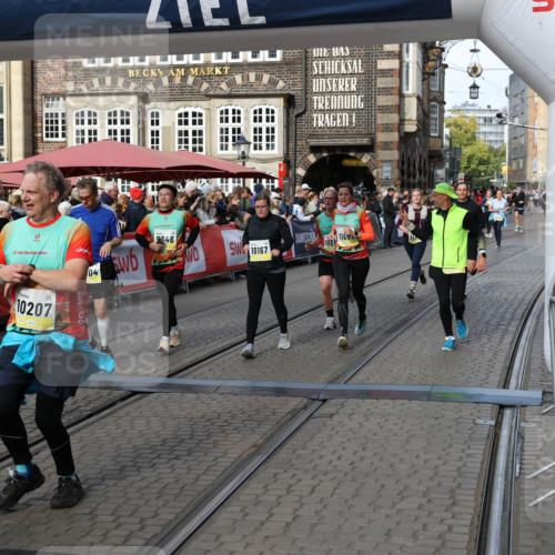 05.10.2025 - 20. swb-Marathon Bremen Yannick Fuchs http://msf.ph/oto/9231516 05.10.2025 11:03:00 Ziel 9331, 9644, 9846, 10129, 10167, 10207, 10656, 10734, 10803, 10804, 10940, 11087, 11193, 11312, 11504, 11576, 11667, 11668 meine-sportfotos.de
