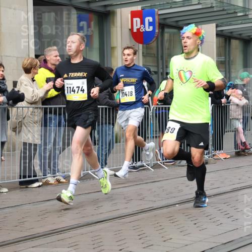 05.10.2025 - 20. swb-Marathon Bremen Strokosch-Dieckow http://msf.ph/oto/9231529 05.10.2025 10:39:25 Ziel 9213, 9289, 9671, 9922, 10052, 10171, 10175, 10176, 10525, 10753, 11335, 11349, 11418, 11474, 9213, 9289, 9671, 9922, 10052, 10171, 10175, 10176, 10525, 10753, 11335, 11349, 11418, 11474 meine-sportfotos.de