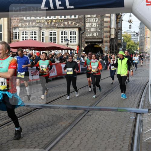 05.10.2025 - 20. swb-Marathon Bremen Yannick Fuchs http://msf.ph/oto/9231533 05.10.2025 11:03:00 Ziel 9331, 9644, 9846, 10129, 10167, 10207, 10656, 10734, 10803, 10804, 10940, 11087, 11193, 11312, 11504, 11576, 11667, 11668 meine-sportfotos.de