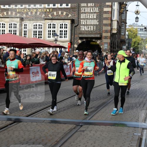 05.10.2025 - 20. swb-Marathon Bremen Yannick Fuchs http://msf.ph/oto/9231549 05.10.2025 11:03:00 Ziel 9331, 9644, 9846, 10129, 10167, 10207, 10656, 10734, 10803, 10804, 10940, 11087, 11193, 11312, 11504, 11576, 11667, 11668 meine-sportfotos.de