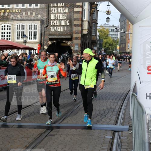 05.10.2025 - 20. swb-Marathon Bremen Yannick Fuchs http://msf.ph/oto/9231572 05.10.2025 11:03:01 Ziel 9644, 9846, 10129, 10167, 10207, 10656, 10734, 10940, 11087, 11193, 11312, 11504, 11576, 11667, 11668, 11735 meine-sportfotos.de