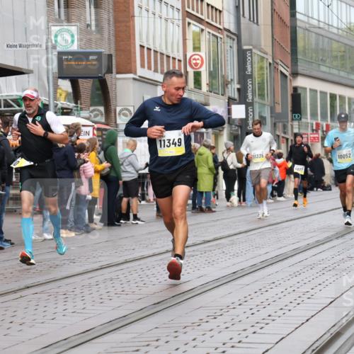 05.10.2025 - 20. swb-Marathon Bremen Strokosch-Dieckow http://msf.ph/oto/9231575 05.10.2025 10:39:30 Ziel 9213, 9922, 10052, 10171, 10175, 10176, 10276, 10753, 11335, 11349, 11418, 9213, 9922, 10052, 10171, 10175, 10176, 10276, 10753, 11335, 11349, 11418 meine-sportfotos.de