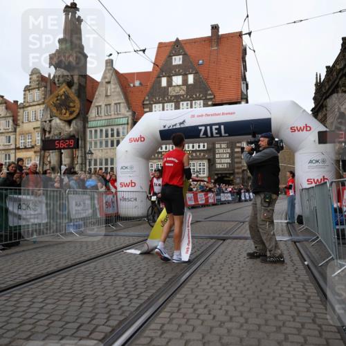 05.10.2025 - 20. swb-Marathon Bremen Yannick Fuchs http://msf.ph/oto/9231576 05.10.2025 10:27:18 Ziel 35 meine-sportfotos.de