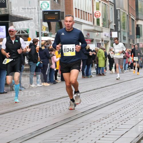 05.10.2025 - 20. swb-Marathon Bremen Strokosch-Dieckow http://msf.ph/oto/9231587 05.10.2025 10:39:30 Ziel 9213, 9922, 10052, 10171, 10175, 10176, 10276, 10753, 11335, 11349, 11418, 9213, 9922, 10052, 10171, 10175, 10176, 10276, 10753, 11335, 11349, 11418 meine-sportfotos.de