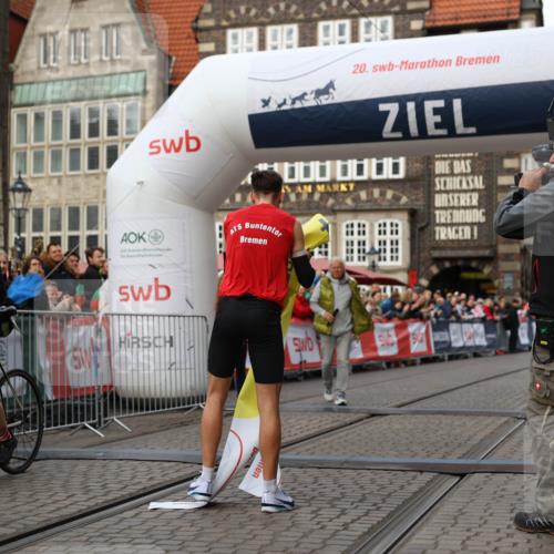 05.10.2025 - 20. swb-Marathon Bremen Yannick Fuchs http://msf.ph/oto/9231661 05.10.2025 10:27:20 Ziel  meine-sportfotos.de