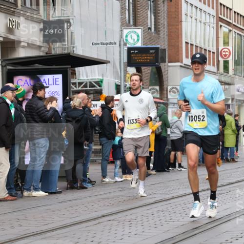 05.10.2025 - 20. swb-Marathon Bremen Strokosch-Dieckow http://msf.ph/oto/9231668 05.10.2025 10:39:34 Ziel 9213, 9922, 10052, 10171, 10175, 10176, 10276, 10753, 11335, 11349, 11567, 9213, 9922, 10052, 10171, 10175, 10176, 10276, 10753, 11335, 11349, 11567 meine-sportfotos.de