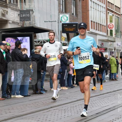 05.10.2025 - 20. swb-Marathon Bremen Strokosch-Dieckow http://msf.ph/oto/9231677 05.10.2025 10:39:35 Ziel 9213, 9922, 10052, 10171, 10175, 10176, 10276, 10753, 11335, 11349, 11567, 9213, 9922, 10052, 10171, 10175, 10176, 10276, 10753, 11335, 11349, 11567 meine-sportfotos.de