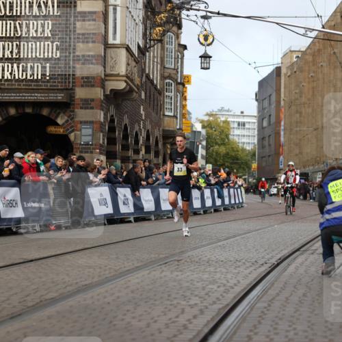 05.10.2025 - 20. swb-Marathon Bremen Yannick Fuchs http://msf.ph/oto/9231804 05.10.2025 10:28:24 Ziel 33 meine-sportfotos.de