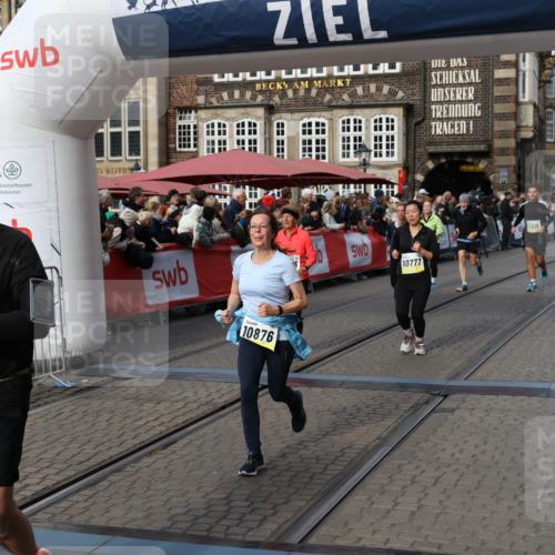 05.10.2025 - 20. swb-Marathon Bremen Yannick Fuchs http://msf.ph/oto/9231837 05.10.2025 11:03:08 Ziel 9229, 9644, 9661, 9662, 9893, 10167, 10656, 10777, 10876, 11312, 11376, 11735 meine-sportfotos.de