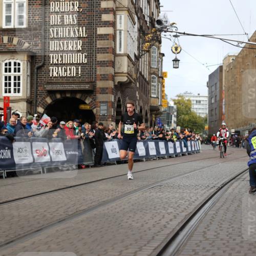 05.10.2025 - 20. swb-Marathon Bremen Yannick Fuchs http://msf.ph/oto/9231845 05.10.2025 10:28:24 Ziel 33 meine-sportfotos.de
