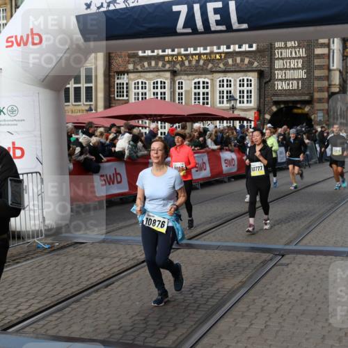 05.10.2025 - 20. swb-Marathon Bremen Yannick Fuchs http://msf.ph/oto/9231854 05.10.2025 11:03:08 Ziel 9229, 9644, 9661, 9662, 9893, 10167, 10656, 10777, 10876, 11312, 11376, 11735 meine-sportfotos.de