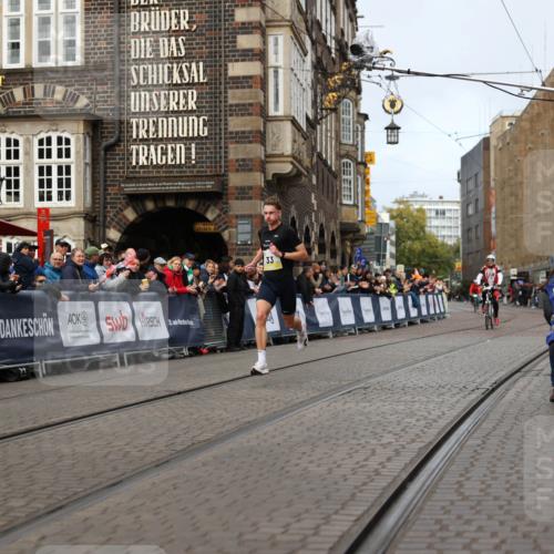05.10.2025 - 20. swb-Marathon Bremen Yannick Fuchs http://msf.ph/oto/9231855 05.10.2025 10:28:24 Ziel 33 meine-sportfotos.de